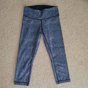 Luluemon Gray Athletic Cropped Leggings